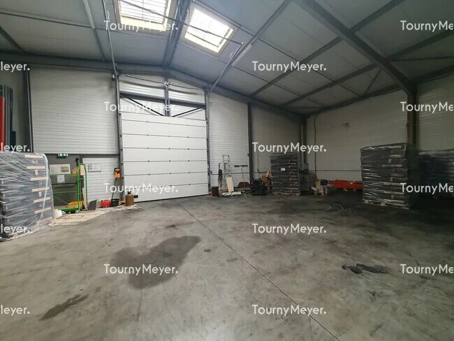 Plus de détails pour Local d'activités à louer