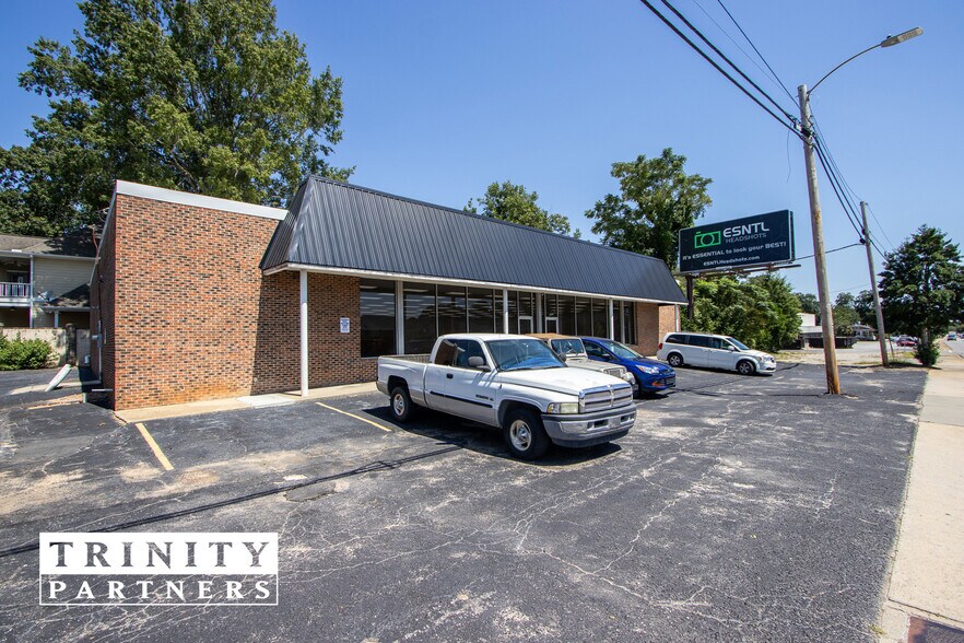 1901 Rosewood Dr, Columbia, SC à louer - Photo de l’immeuble – Image 2 sur 7