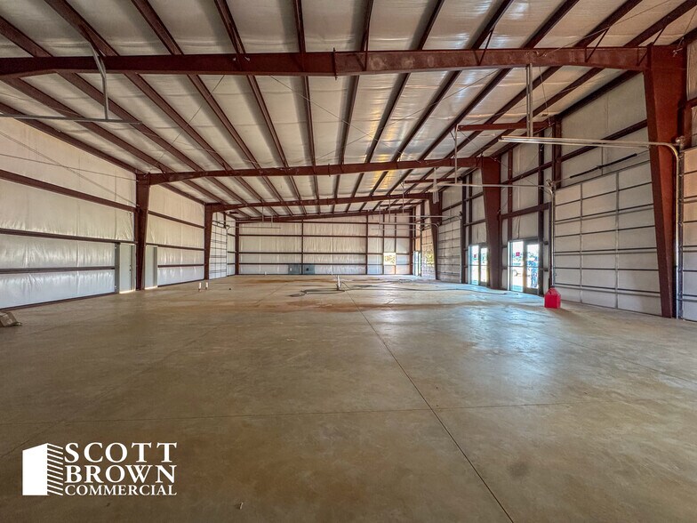 8587 Stewart Rd, Aubrey, TX à louer - Photo de l’immeuble – Image 2 sur 12