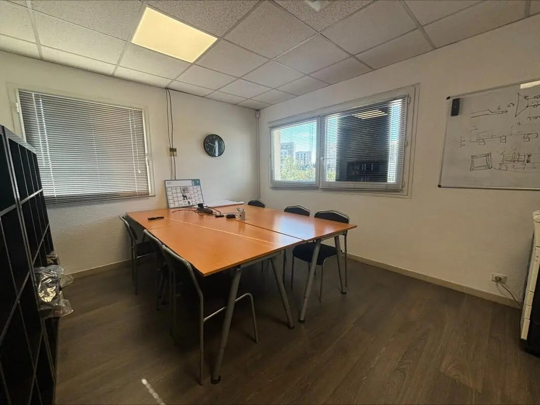 Bureau dans La Valette-du-Var à louer Photo de l’immeuble– Image 1 sur 8