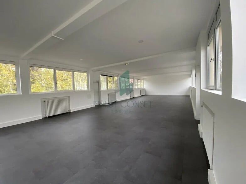 Bureau dans Nanterre à louer - Photo intérieure – Image 2 sur 6