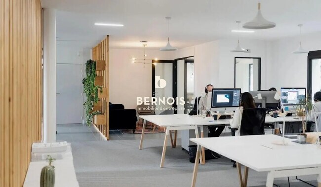Plus de détails pour Bureau à louer