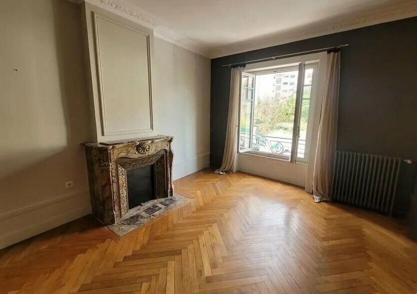 Bureau dans Paris à louer - Photo de l’immeuble – Image 2 sur 3
