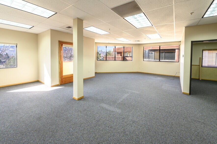 5405 Mae Anne Ave, Reno, NV à vendre - Photo intérieure – Image 3 sur 20