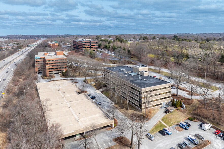 400 Unicorn Park Dr, Woburn, MA à louer - Photo de l’immeuble – Image 2 sur 4