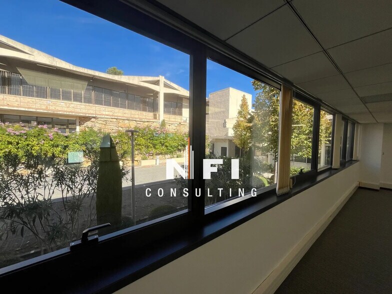 Bureau dans Valbonne à louer - Photo de l’immeuble – Image 2 sur 13