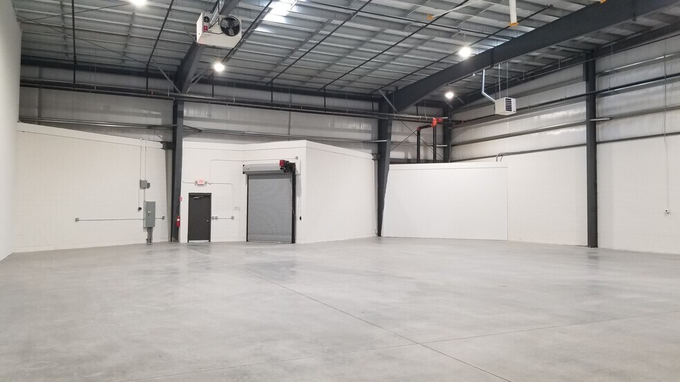 145 Industrial Ave, Little Ferry, NJ à louer - Photo intérieure – Image 3 sur 4