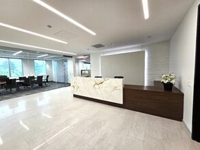 3110 E Guasti Rd, Ontario, CA à louer Photo intérieure– Image 2 sur 17