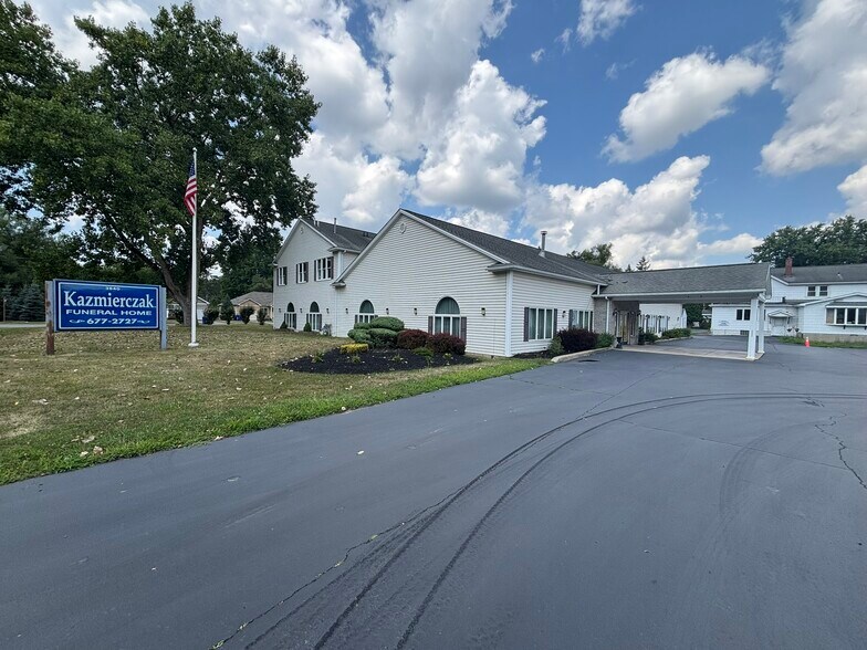 3640 Clinton St, Buffalo, NY à vendre - Photo de l’immeuble – Image 3 sur 42