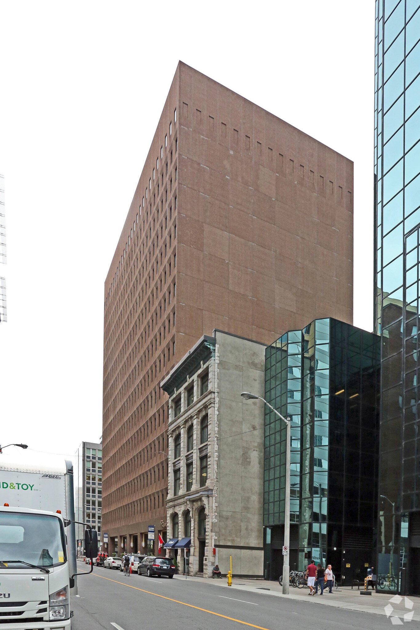 60 Queen St, Ottawa, ON à louer Photo de l’immeuble– Image 1 sur 8