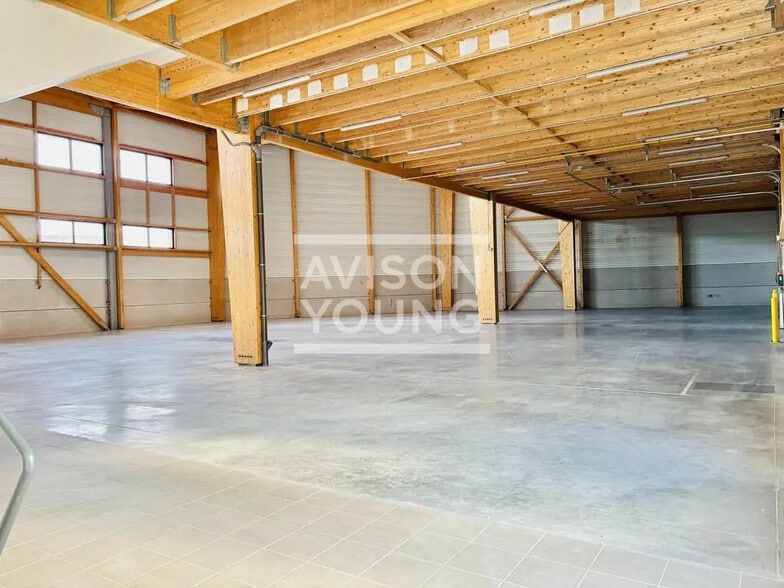 Local d’activités dans Romainville à louer - Photo intérieure – Image 2 sur 12