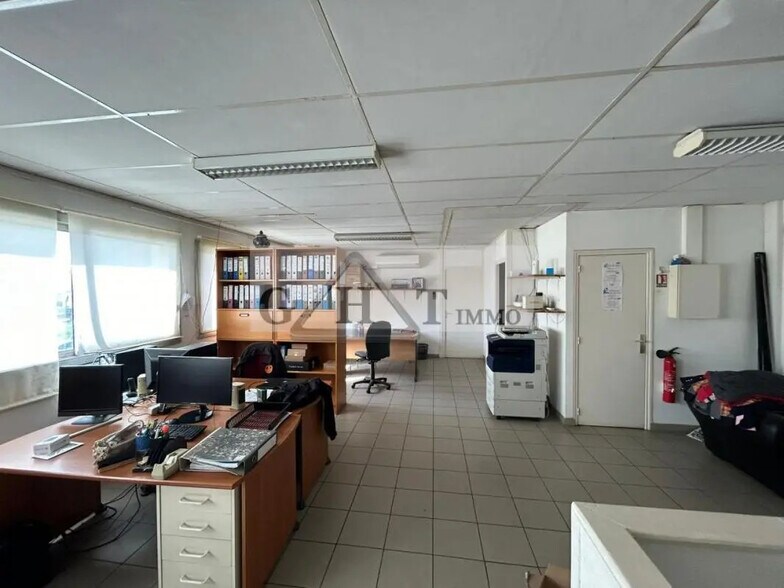 Industriel/Logistique dans Brétigny-sur-Orge à vendre - Photo de l’immeuble – Image 2 sur 13