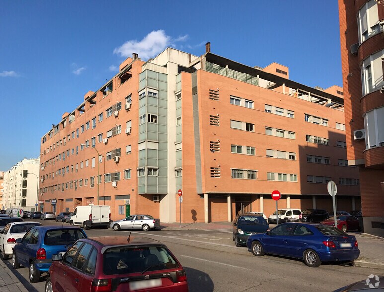 Local commercial dans Madrid, Madrid à louer - Photo de l’immeuble – Image 2 sur 2