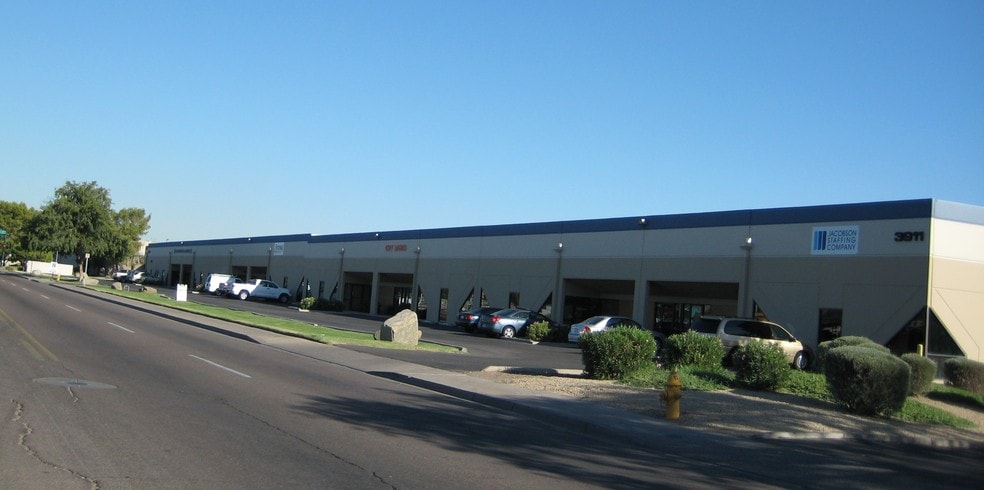 3901-3911 W Van Buren St, Phoenix, AZ à louer - Photo principale – Image 2 sur 14