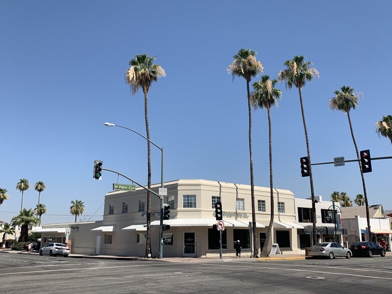 292-296 N Palm Canyon Dr, Palm Springs, CA à louer - Photo de l’immeuble – Image 2 sur 9