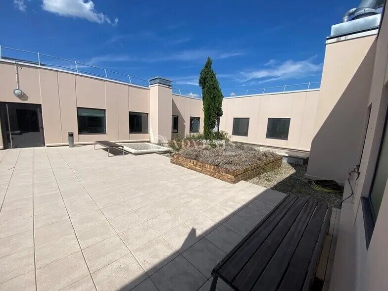 Bureau dans Cergy à louer - Photo de l’immeuble – Image 2 sur 9