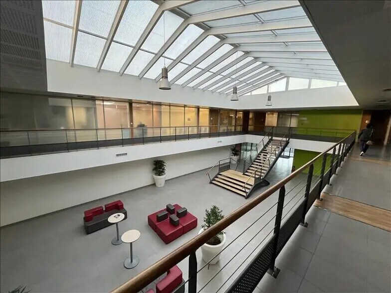 Bureau dans Saint-Cyr-sur-Loire à vendre - Photo intérieure – Image 1 sur 5