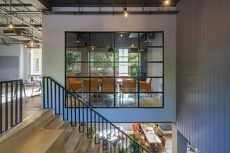 35 Luke St, Londres à louer Photo intérieure– Image 2 sur 5