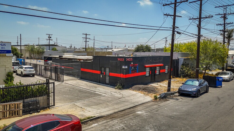 7422 Varna Ave, North Hollywood, CA à vendre - Photo de l’immeuble – Image 2 sur 8