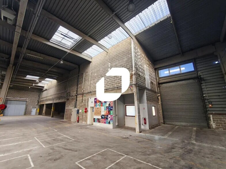 Industriel/Logistique dans Sucy-en-Brie à louer - Photo de l’immeuble – Image 2 sur 15