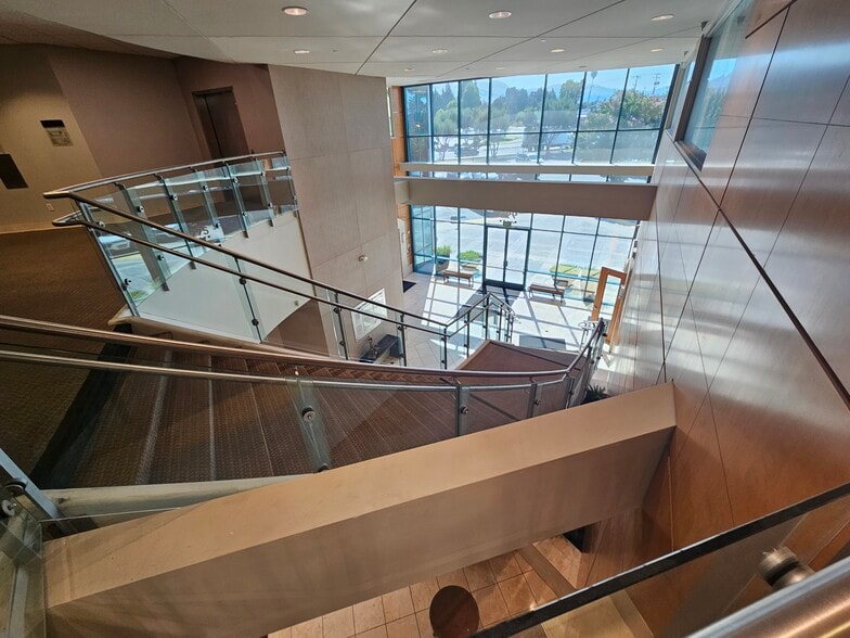 995 Montague Expy, Milpitas, CA à louer - Hall d’entrée – Image 3 sur 7