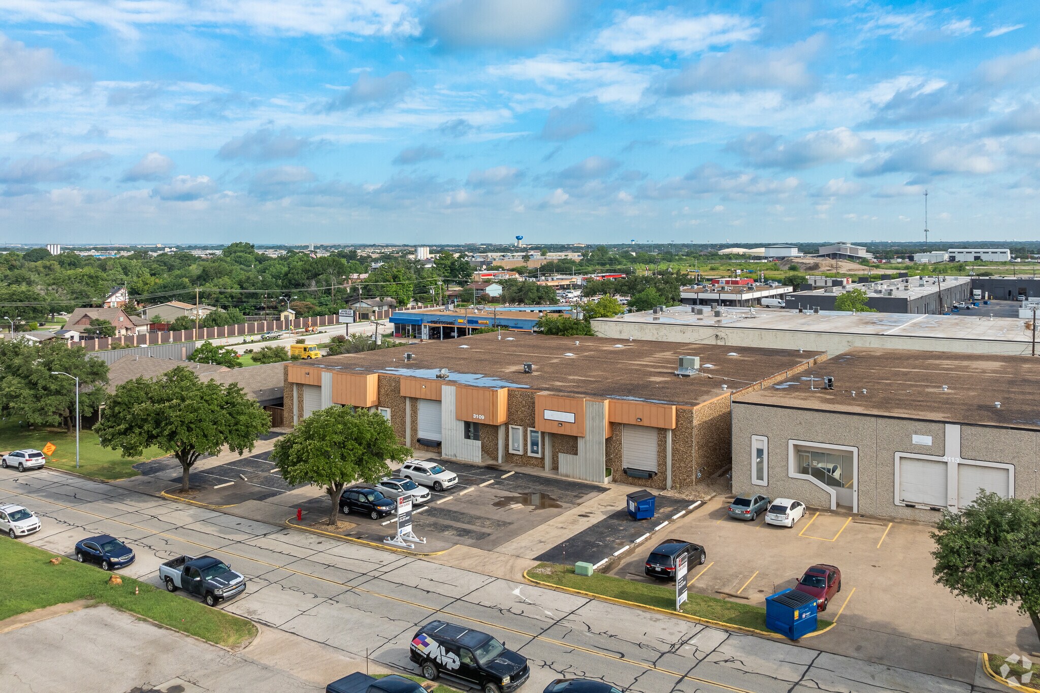 3109 Garden Brook Dr, Farmers Branch, TX à louer Photo de l’immeuble– Image 1 sur 24