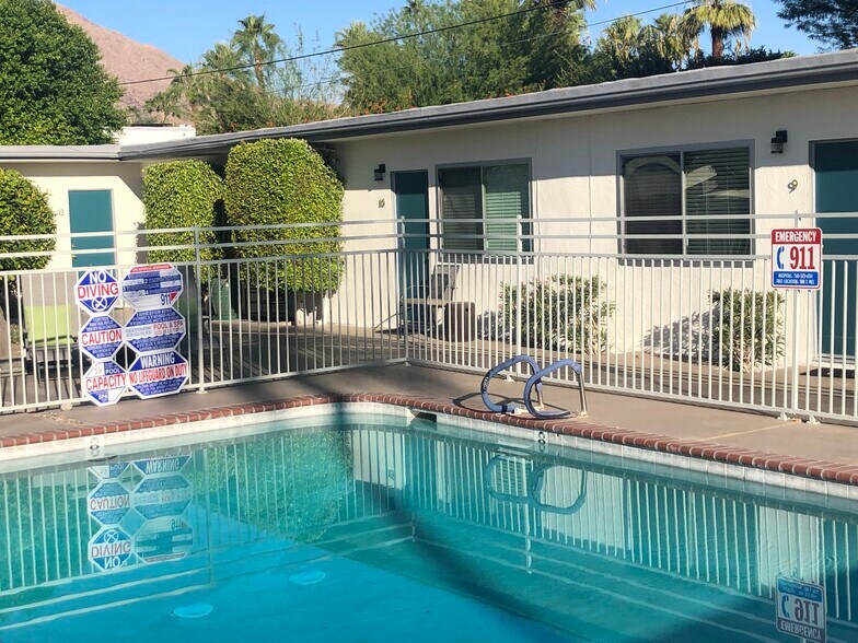 588 E Mel Ave, Palm Springs, CA à vendre - Photo de l’immeuble – Image 3 sur 20