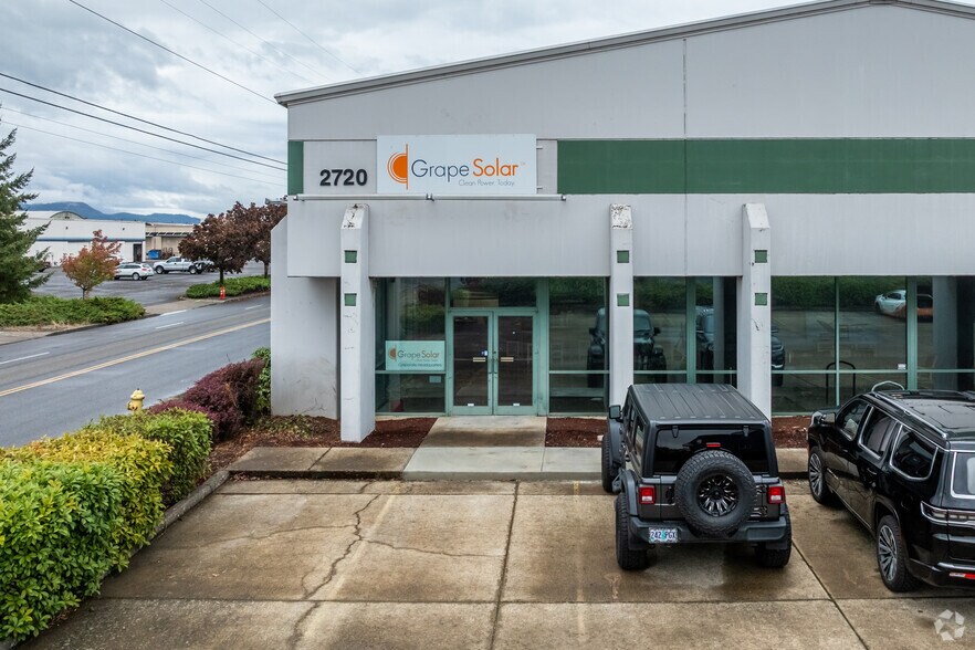 2710-2720 W 5th Ave, Eugene, OR à louer - Photo de l’immeuble – Image 3 sur 4