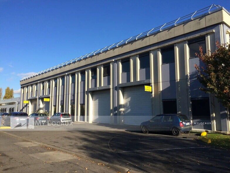 Local d’activités dans Aulnay-sous-Bois à louer - Photo de l’immeuble – Image 3 sur 7