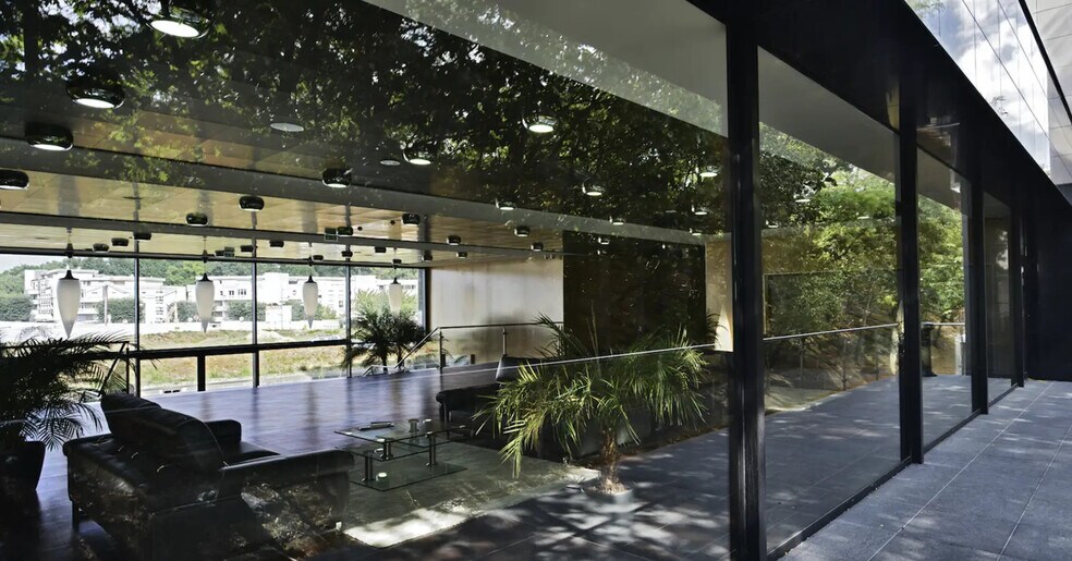 Bureau dans Évry-Courcouronnes à louer - Hall d’entrée – Image 3 sur 5