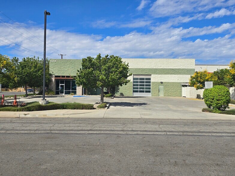 488 S Yucca Ave, Rialto, CA à vendre - Photo de l’immeuble – Image 2 sur 8