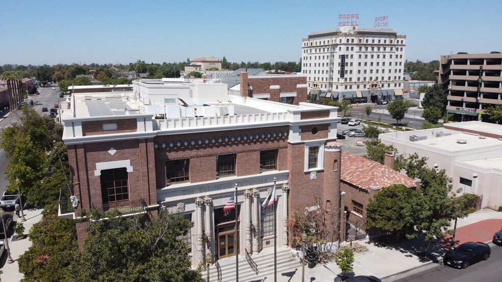 1707 Eye St, Bakersfield, CA à louer - Photo de l’immeuble – Image 2 sur 17