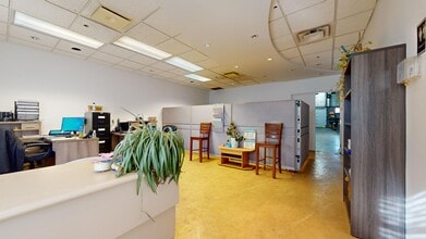 1875-1905 Boul Lionel-Bertrand, Boisbriand, QC à louer Photo intérieure– Image 1 sur 6