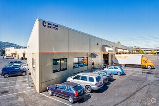 Plus de détails pour 3241-3255 NW Yeon Ave, Portland, OR - Industriel/Logistique à louer