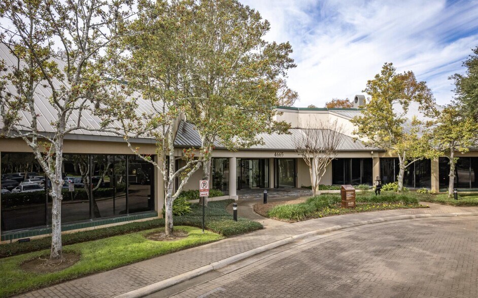 4675 Sweetwater Blvd, Sugar Land, TX à louer - Photo de l’immeuble – Image 3 sur 4