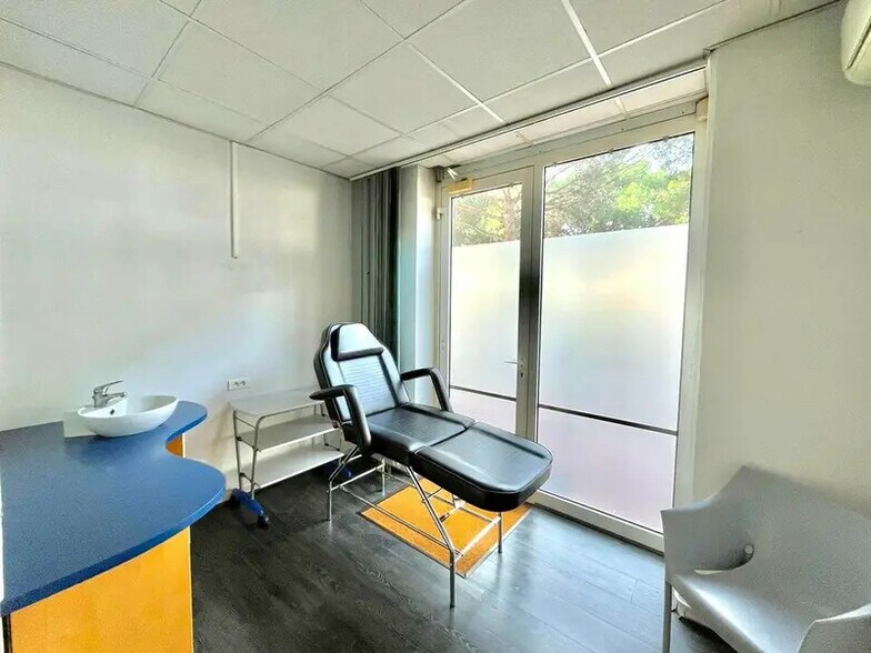 Local commercial dans Fréjus à vendre - Photo intérieure – Image 2 sur 6
