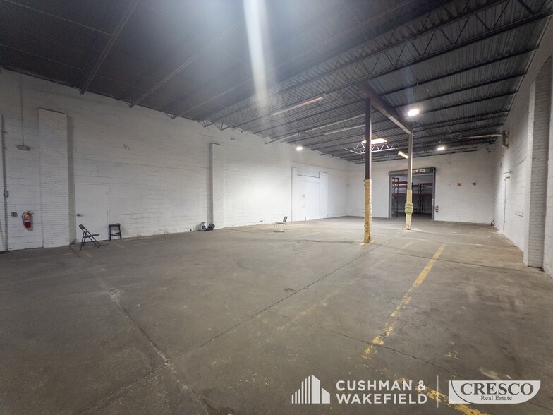 23432-23420 Lakeland Blvd, Euclid, OH à louer - Photo de l’immeuble – Image 3 sur 10