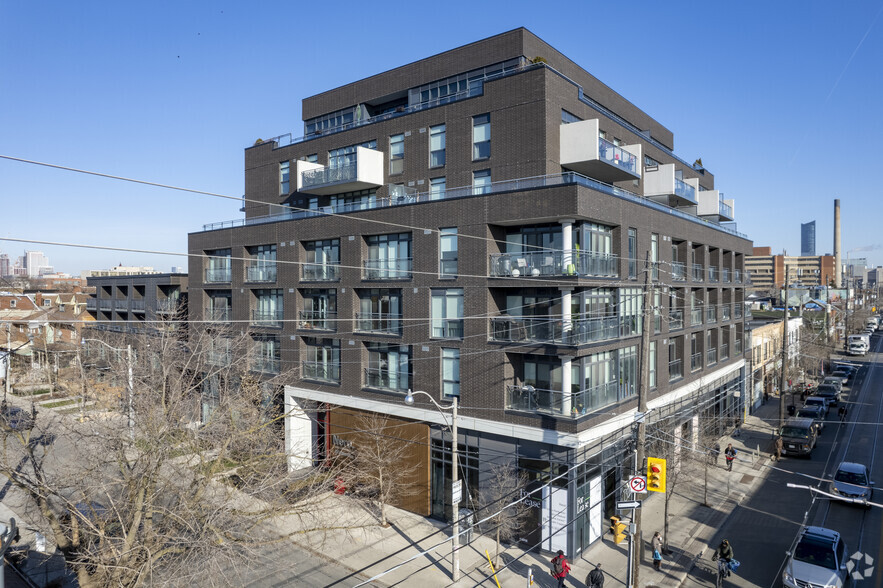856 Dundas St W, Toronto, ON à louer - Photo de l’immeuble – Image 1 sur 4