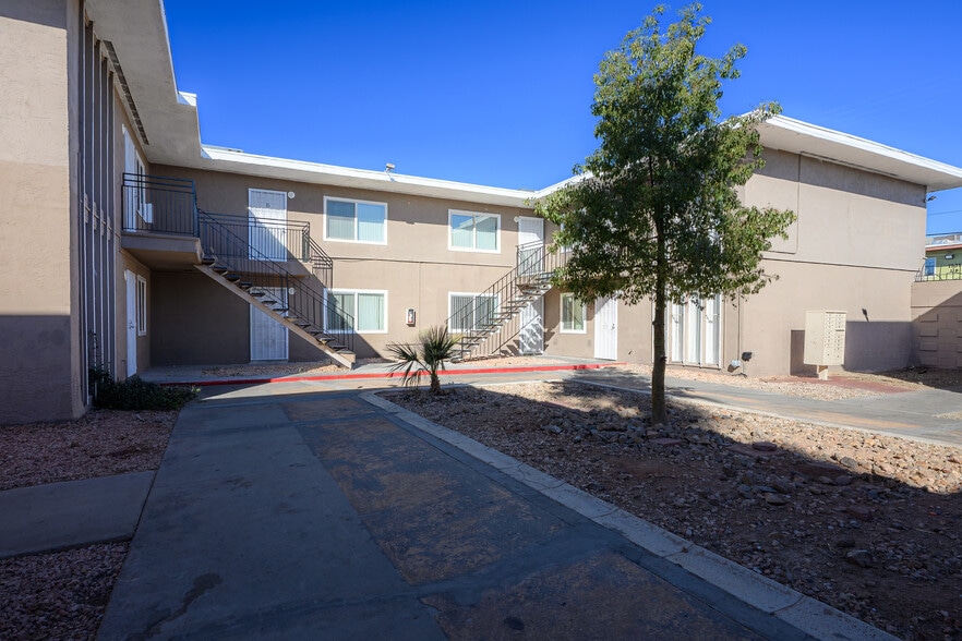 1076-1112 Sierra Vista Dr, Las Vegas, NV à vendre - Photo de l’immeuble – Image 3 sur 30