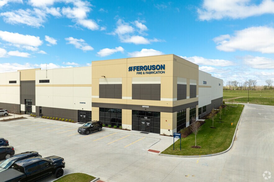 15712 Westport Commerce Dr, Chesterfield, MO à louer - Photo de l’immeuble – Image 2 sur 6