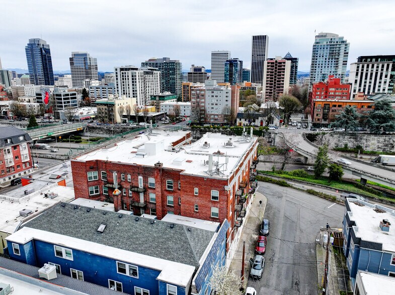 1429 SW 14th Ave, Portland, OR à vendre - Photo de l’immeuble – Image 2 sur 57