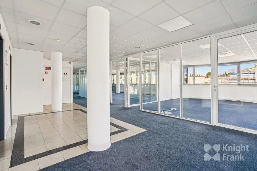 67 Rue Anatole France, Levallois-Perret à louer - Photo de l’immeuble – Image 3 sur 9