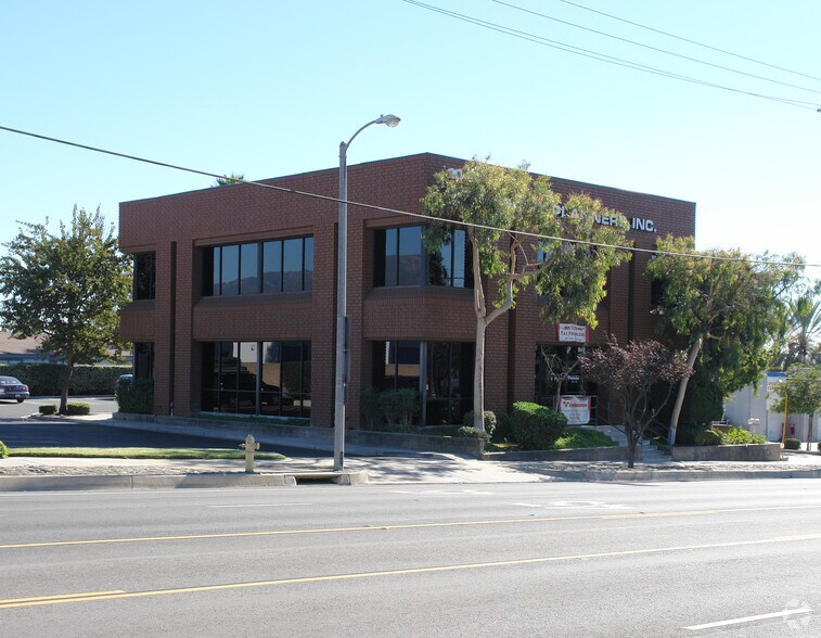 1040 N Benson Ave, Upland, CA à louer - Photo de l’immeuble – Image 2 sur 57