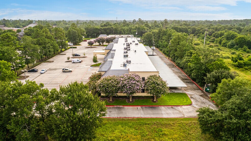 8111 Cypresswood Dr, Spring, TX à louer - Photo de l’immeuble – Image 2 sur 6