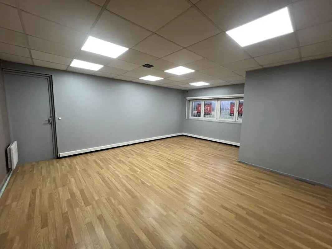 Local d’activités dans Estrablin à louer Photo de l’immeuble– Image 1 sur 10