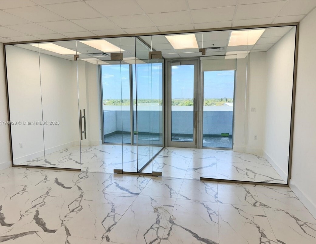 800 SE 4th Ave, Hallandale Beach, FL 33009 - Lot 613 -  - Photo intérieure - Image 1 of 6