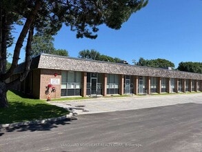 321-343 Lesmill Rd, Toronto, ON à louer Photo de l’immeuble– Image 1 sur 4