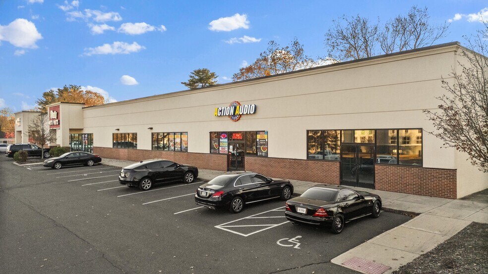 103-125 Silas Deane Hwy, Wethersfield, CT à louer - Photo de l’immeuble – Image 2 sur 4