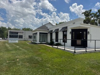 Plus de détails pour 830 E State St, Geneva, IL - Local commercial à louer