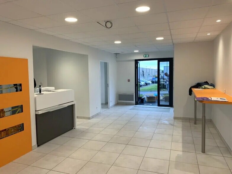 Bureau dans Lanester à louer - Photo de l’immeuble – Image 2 sur 4